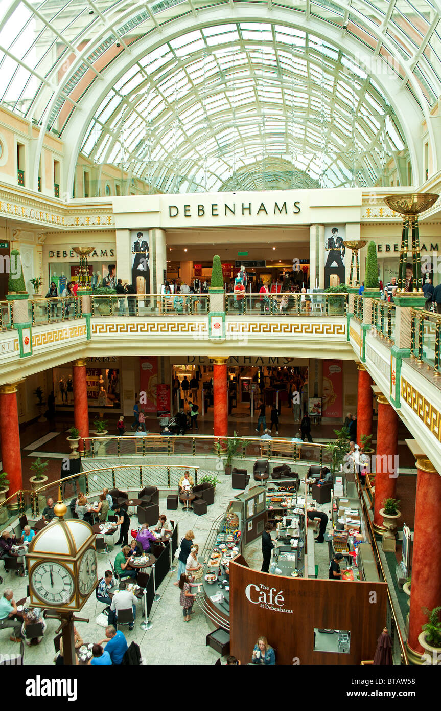 All'interno del Trafford Centre, Manchester, Inghilterra, Regno Unito Foto Stock