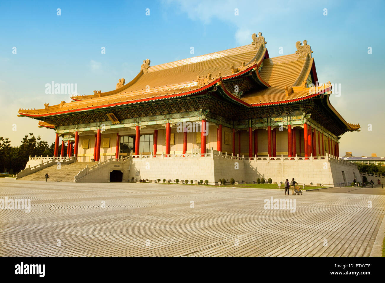 Cinese temperamento storico edificio con un quadrato a taibei Foto Stock