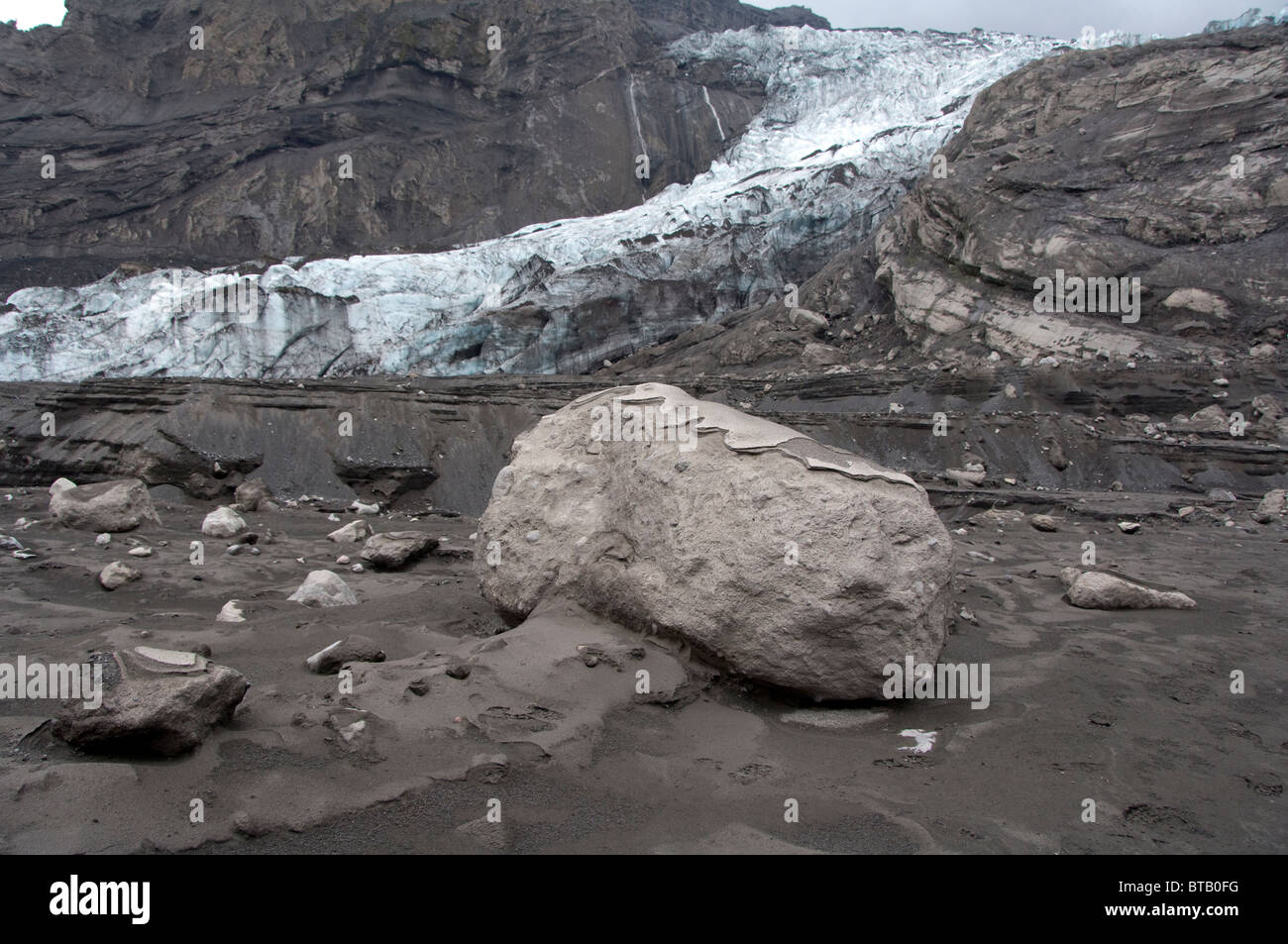 L'Islanda, Porsmork Park, ghiacciaio Gigjokull dopo la molla 2010 eruzione del vulcano Eyjafjallajokull. Foto Stock