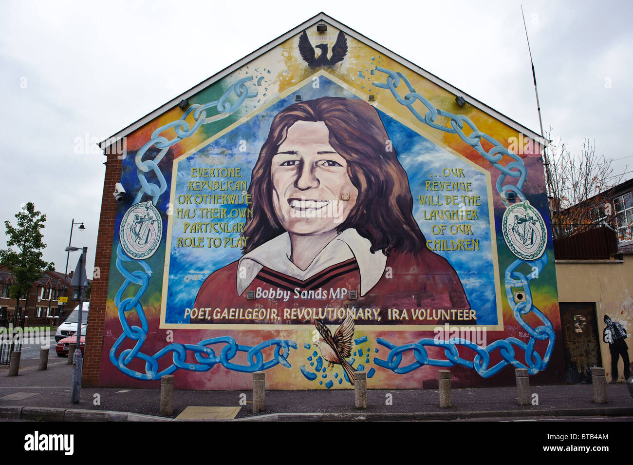 Bobby Sands MP murale nel Falls Road, Belfast, Irlanda del Nord Foto Stock