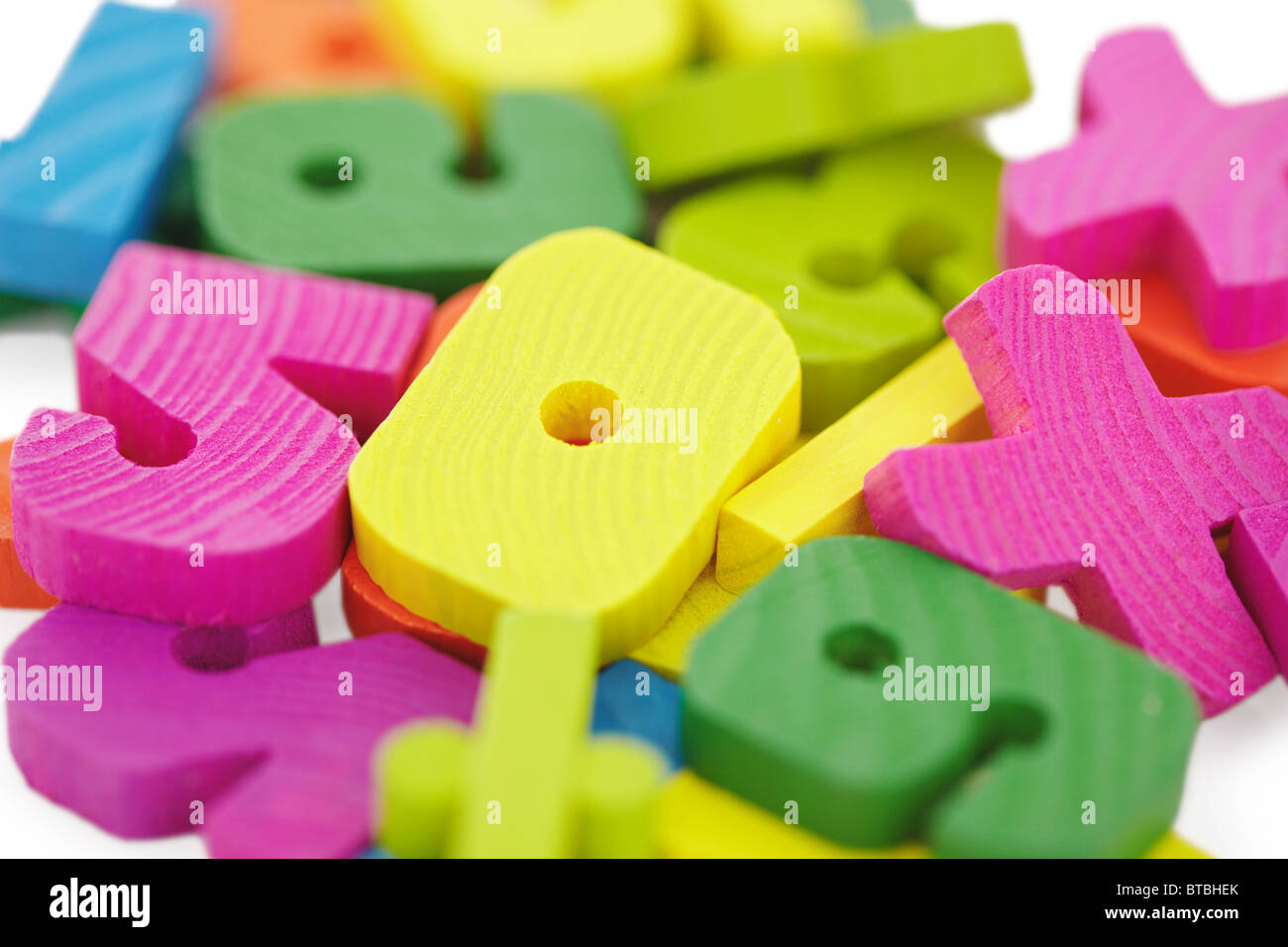 Bambino in legno kit per la matematica close up Foto Stock