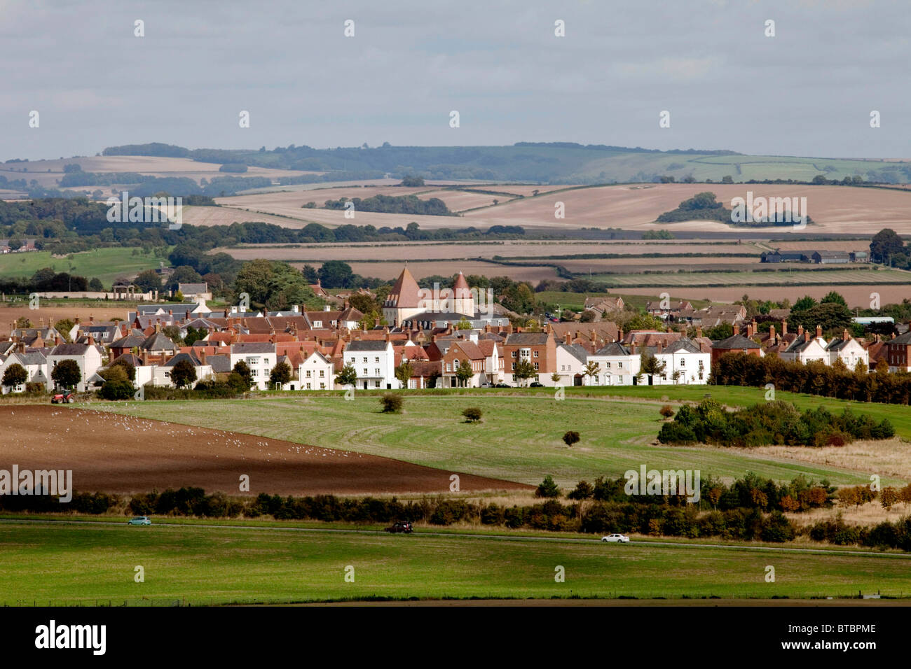 La vista dal castello di inaugurale del villaggio di Poundbury sviluppo e azienda agricola terre possedute dal principe Charles. DAVID MANSELL Foto Stock