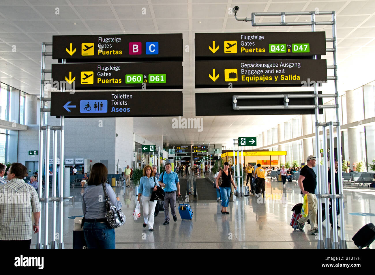 Spagna Andalusia Aeroporto di Malaga Informazioni di segno Foto Stock