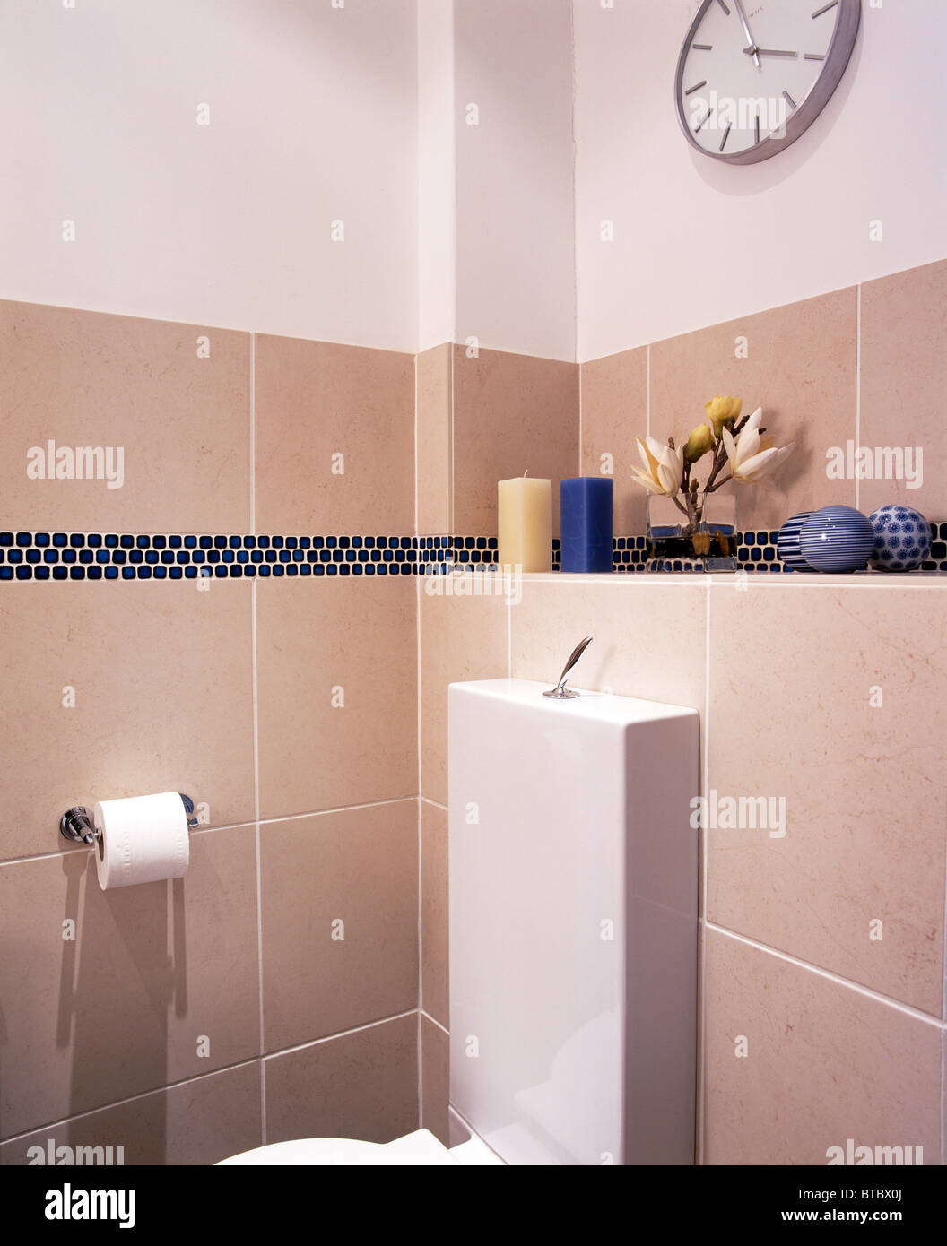 Moderno Di Colore Beige E Bianco Piastrellate Economy Style Bagno