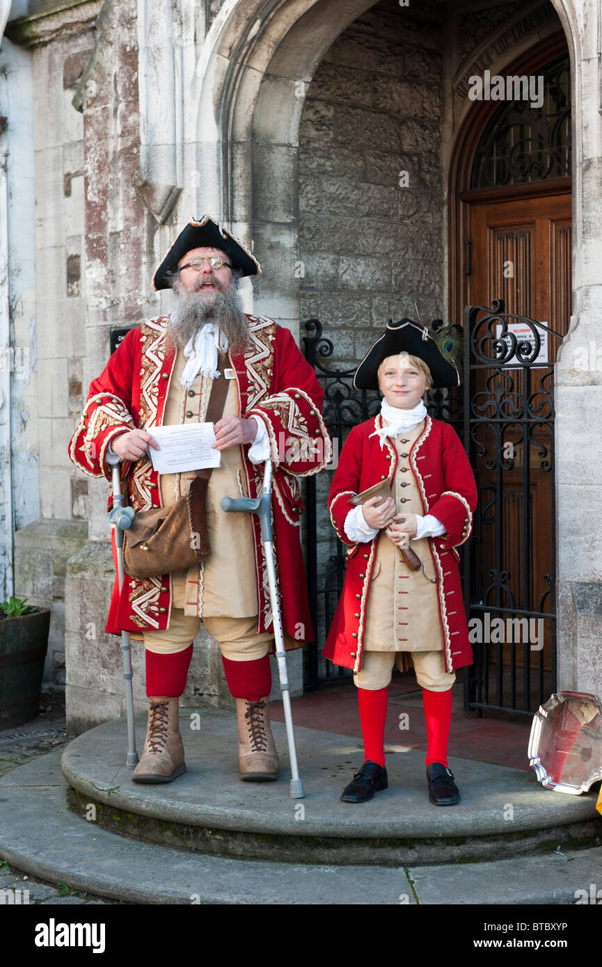 Chris Brown, ospite del Dorset Town Crier concorrenza 2010. I concorrenti di competere per la Stanley Mansbridge trophy Foto Stock