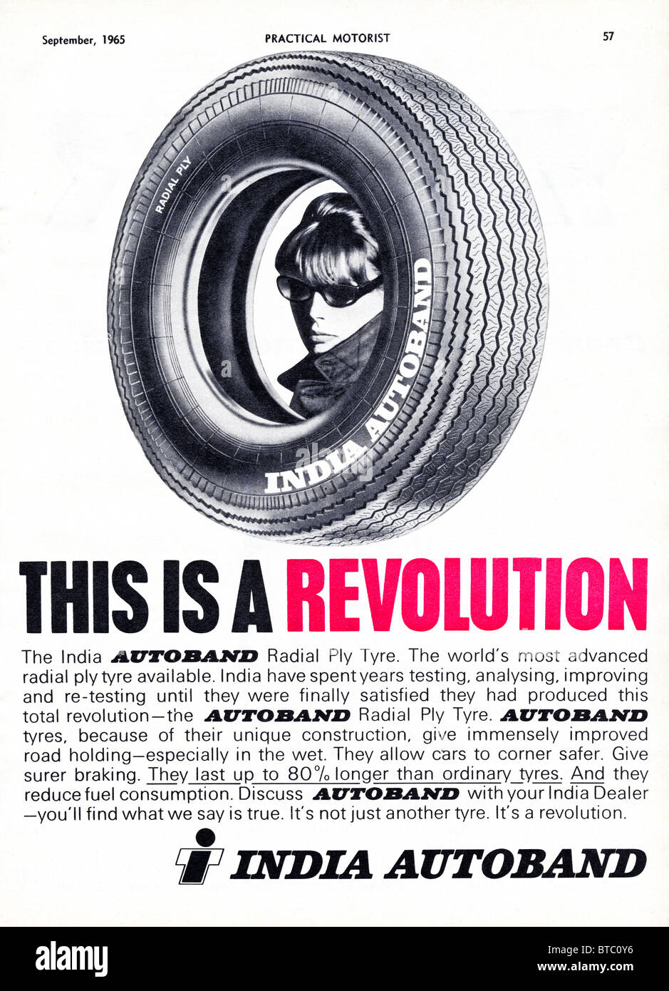 Pubblicità per gli pneumatici a velo radiale Autoband in pratico automobilista Rivista datata settembre 1965 Foto Stock