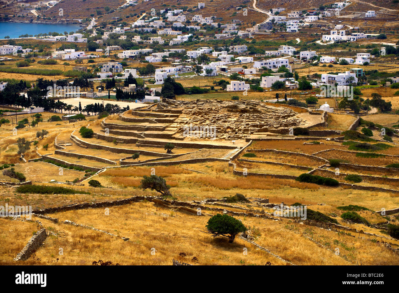 Skarkos hill insediamento preistorico rovine. Unione europea il patrimonio culturale del sito archeologico di Skarkos Foto Stock