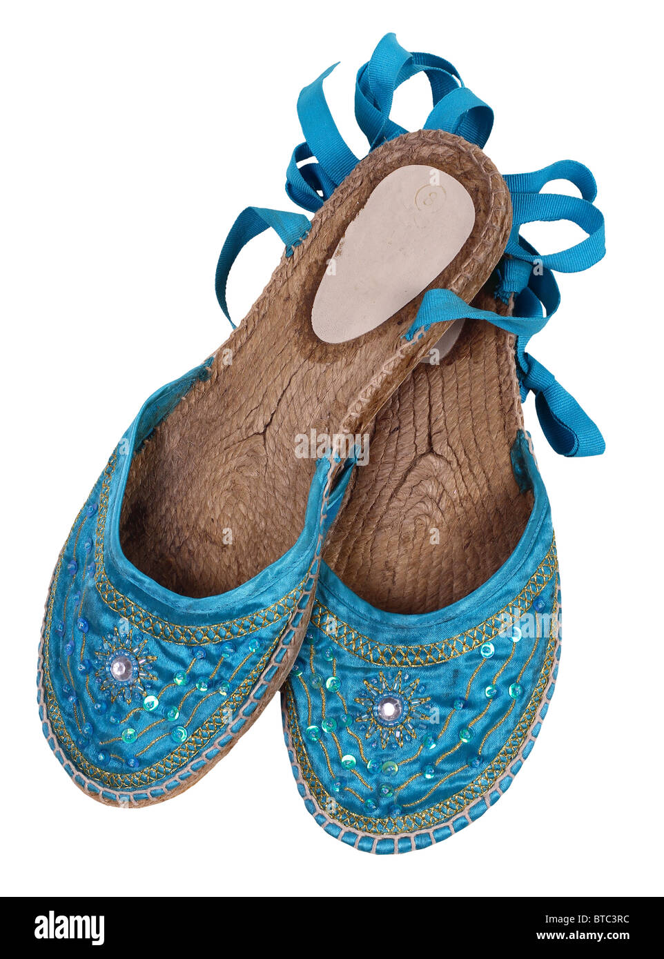 Vecchio Blu pantofole isolato su bianco Foto Stock