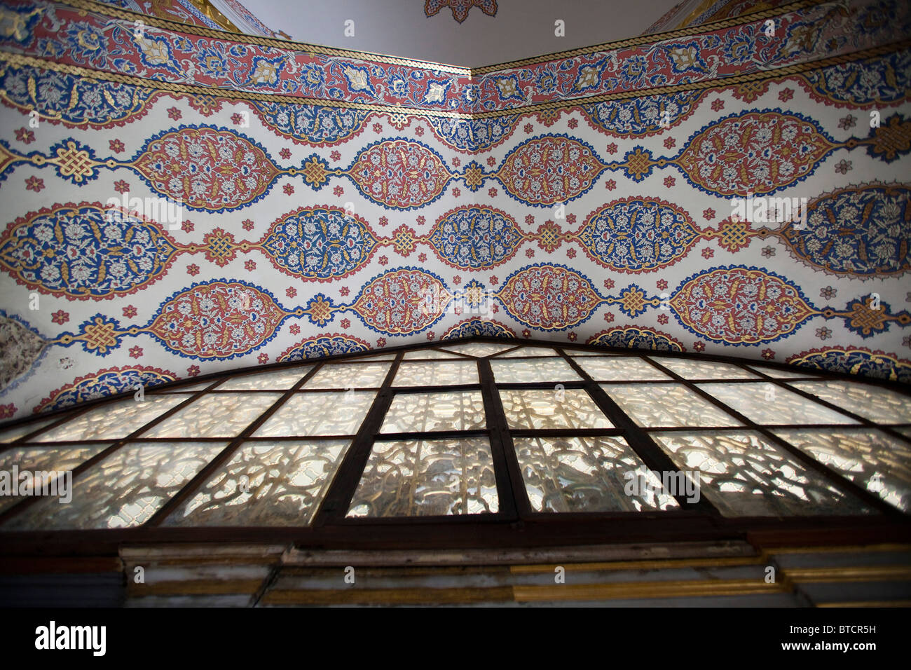 Soffitto e mosaici Harem sezione, al Palazzo di Topkapi Palace Museum, Istanbul Turchia. 100953 Turchia Foto Stock