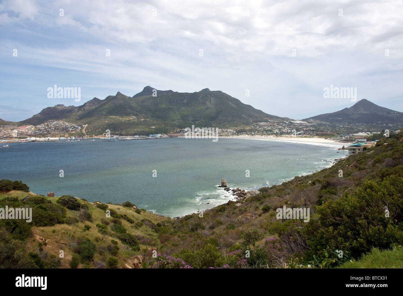 Montagne come visto da Chapmans Peak Drive, Area di Città del Capo, Sud Africa Foto Stock