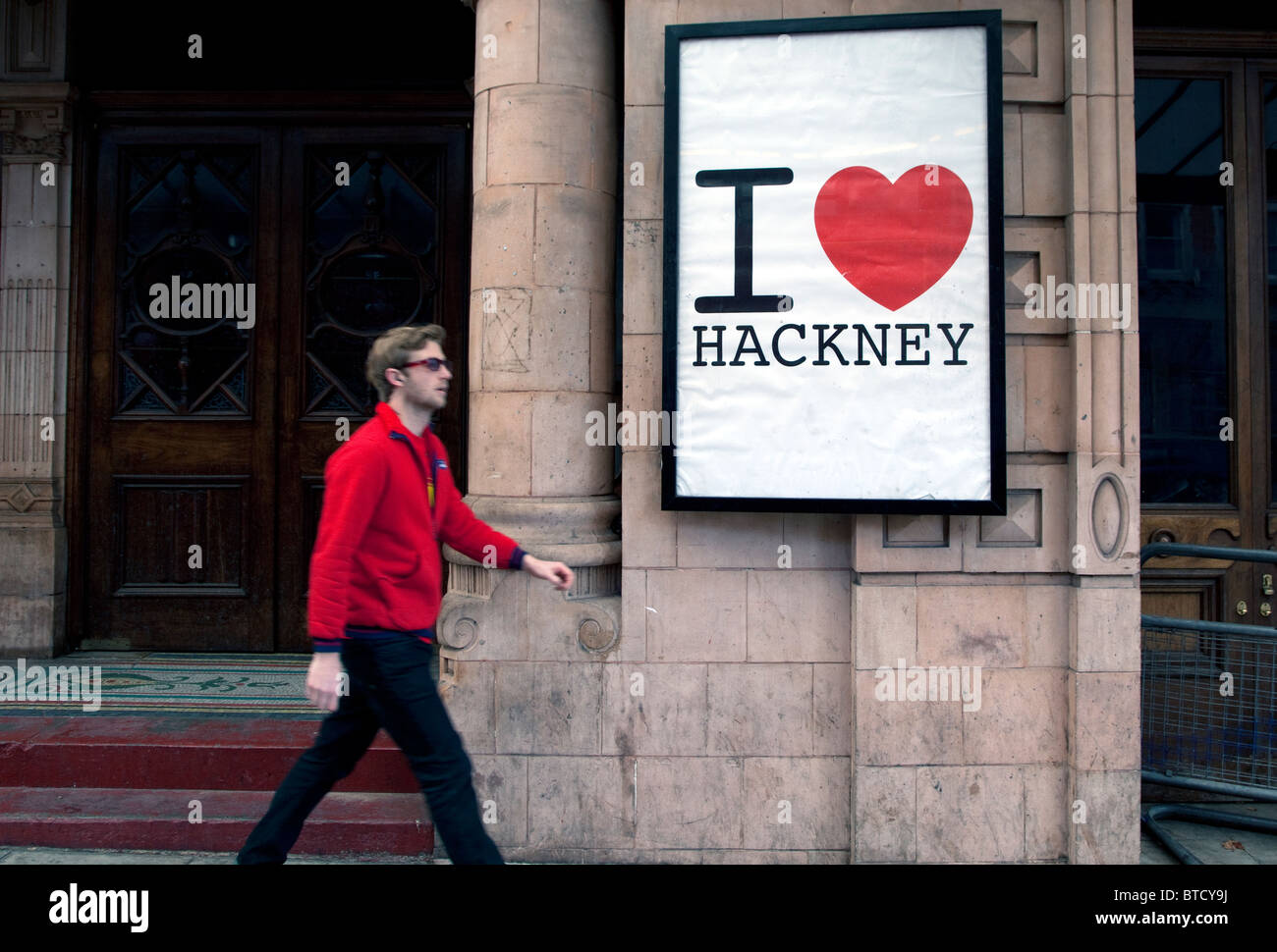 I Love Hackney poster fuori Empire Theatre, Hackney, Londra Foto Stock