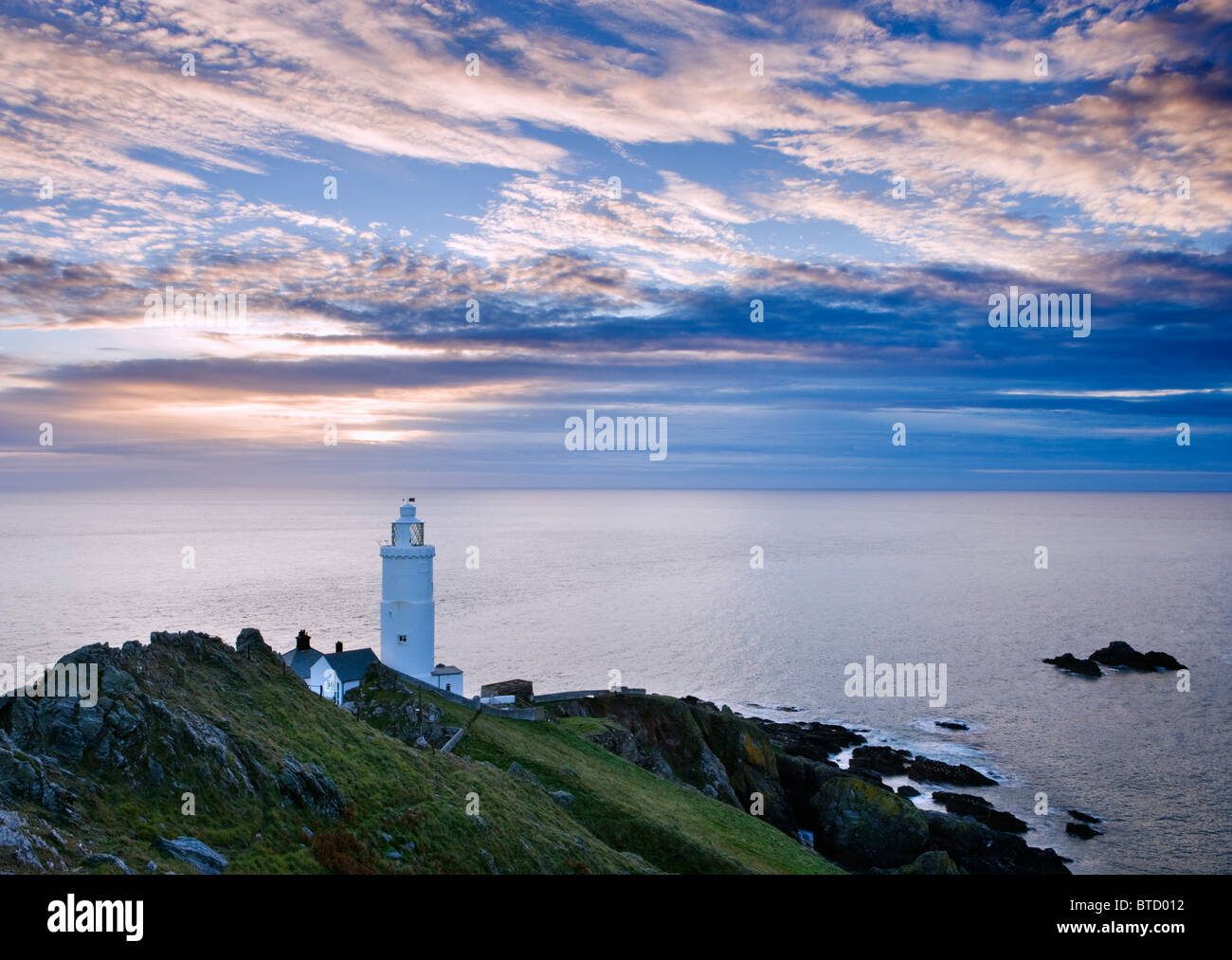 Il punto di inizio Lighthouse vicino a Salcombe, Devon, Regno Unito. All'alba. Foto Stock