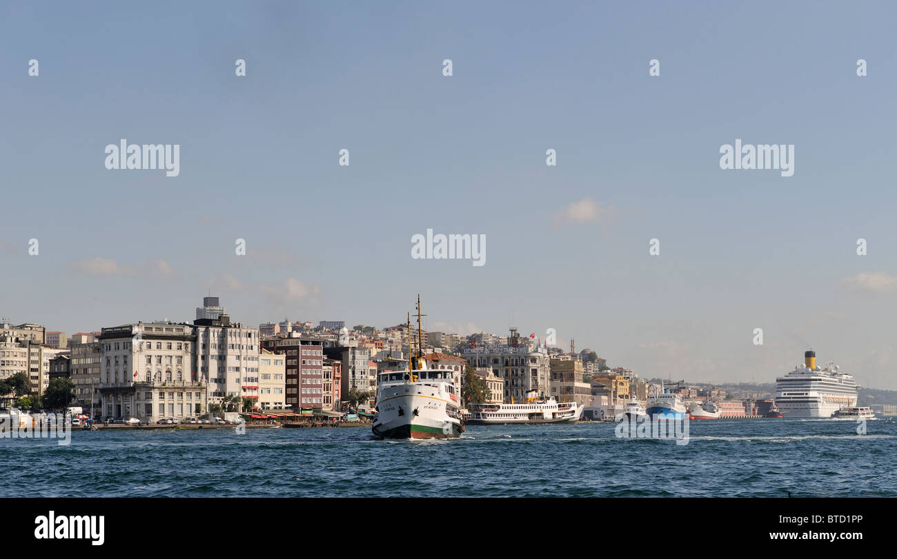 Traghetti, tour in barca, Golden Horn, Karaköy, İstanbul, Turchia 100916 35982 Foto Stock
