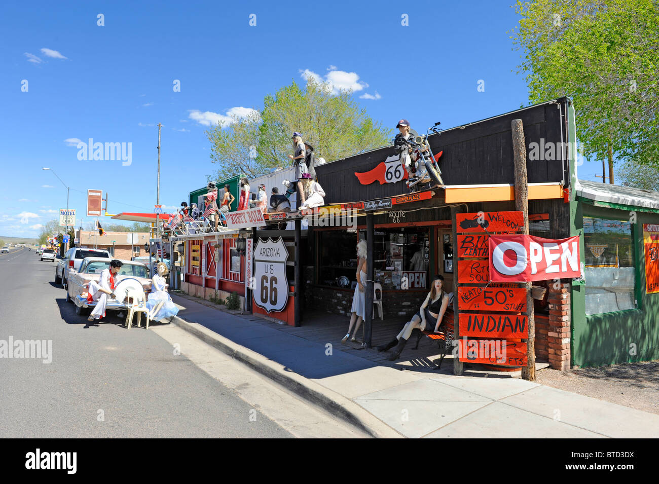 Bullone arrugginito e Thunderbird Negozio indiano Seligman Arizona Route 66 Foto Stock