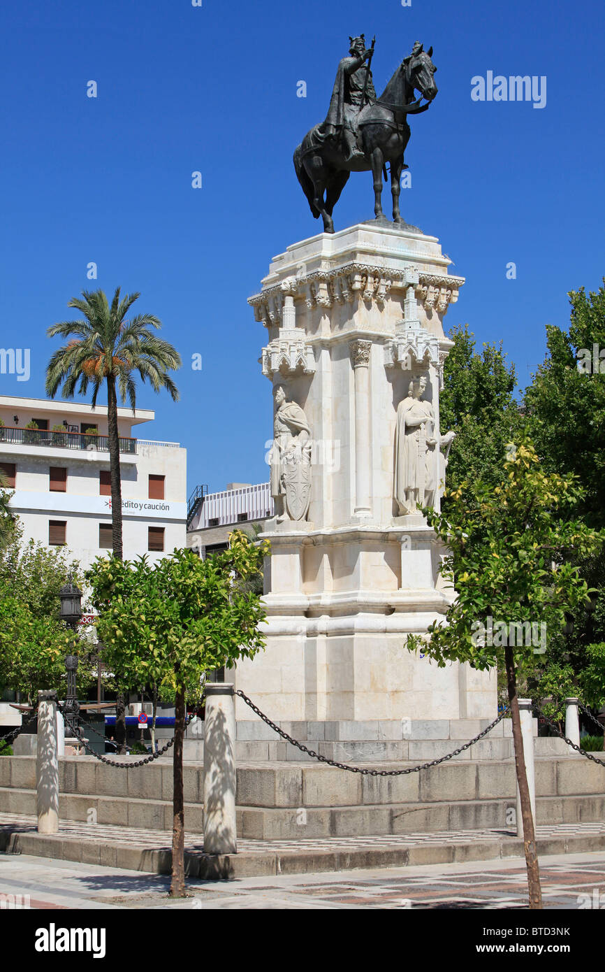 Monumento a Ferdinando III di Castiglia (1199-1252) a Plaza Nueva a Siviglia, Spagna Foto Stock