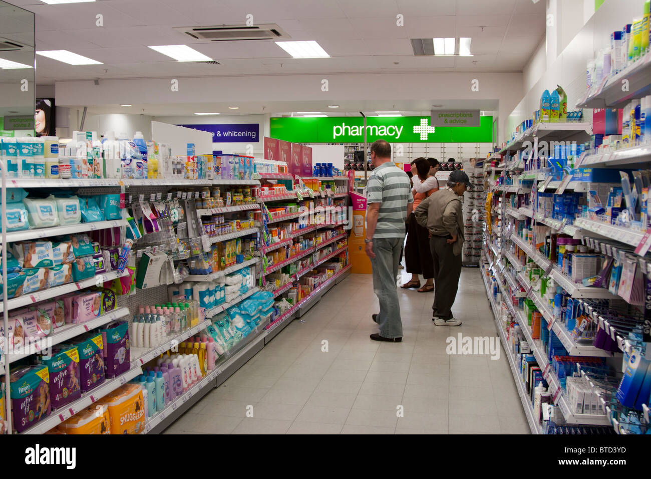 Superdrug - il Brent Cross Shopping Centre - Londra Foto Stock