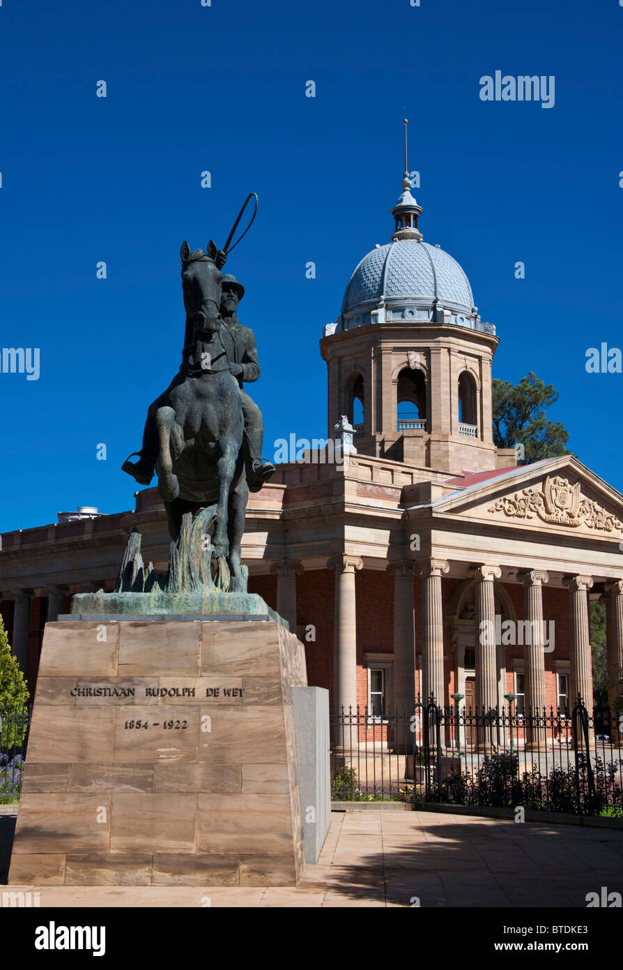 Statua di Christiaan Rudolph de Wet, un famoso Boer leader, al quarto Raadsaal monumento di Bloemfontein Foto Stock