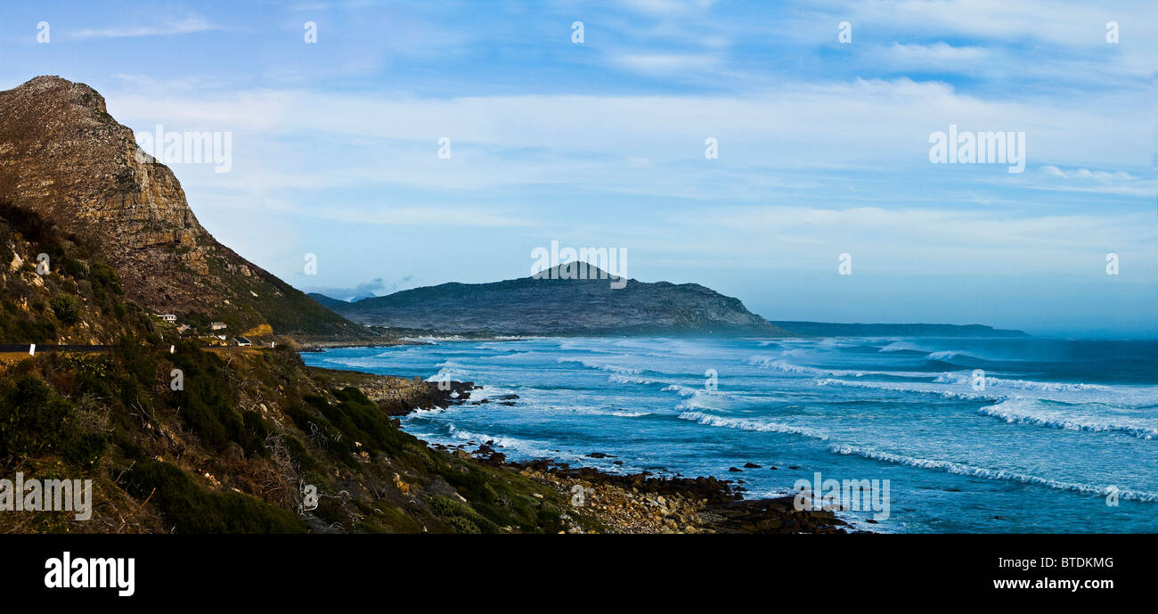 Misty scogliere nei pressi di Città del Capo Foto Stock