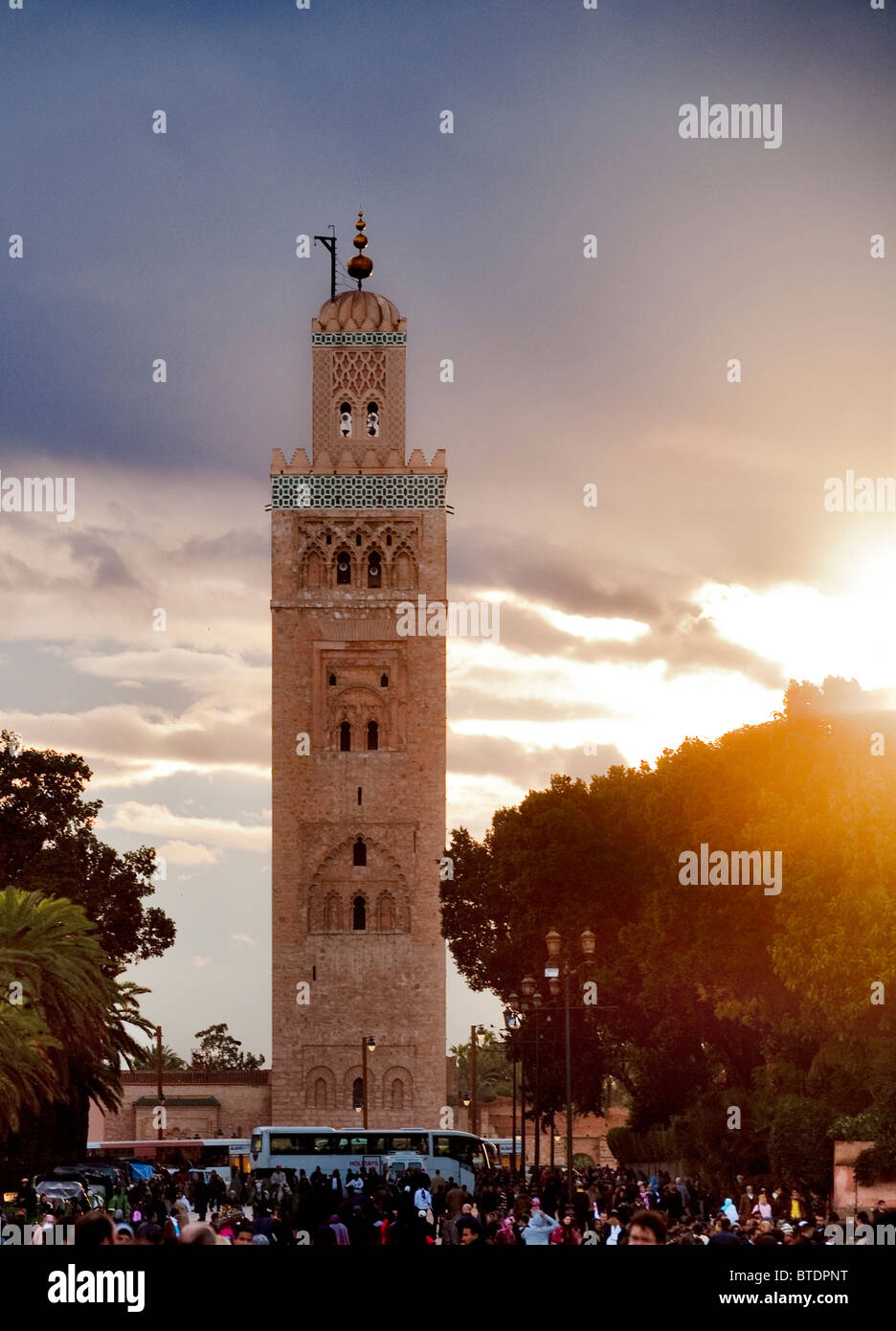 Il minareto della Moschea Koutoubia in Marrakach Foto Stock