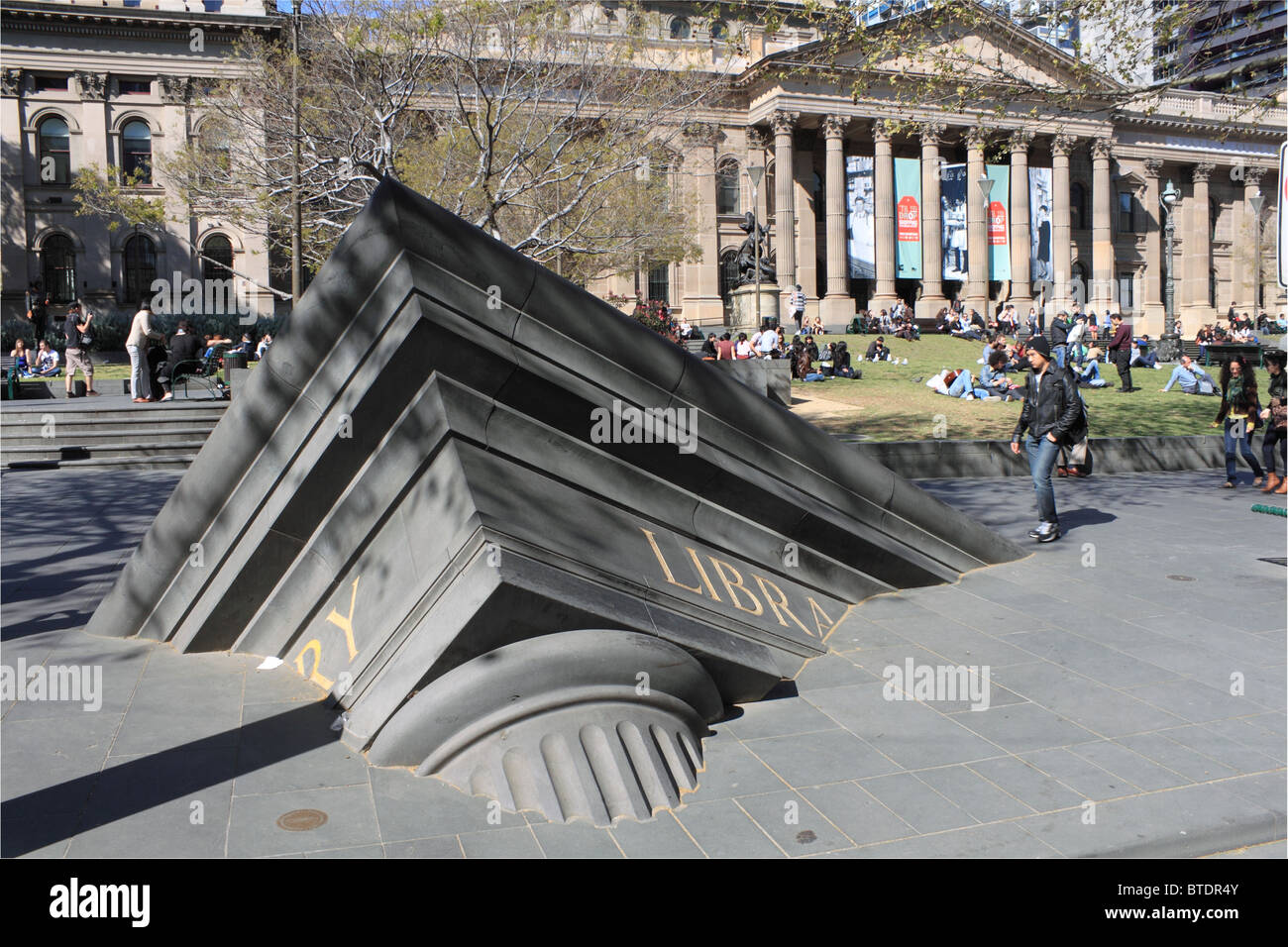 'Frammento architettonico', Biblioteca dello Stato di Victoria, Swanston Street, il quartiere centrale degli affari, CBD di Melbourne, Victoria, Australia, Oceania Foto Stock