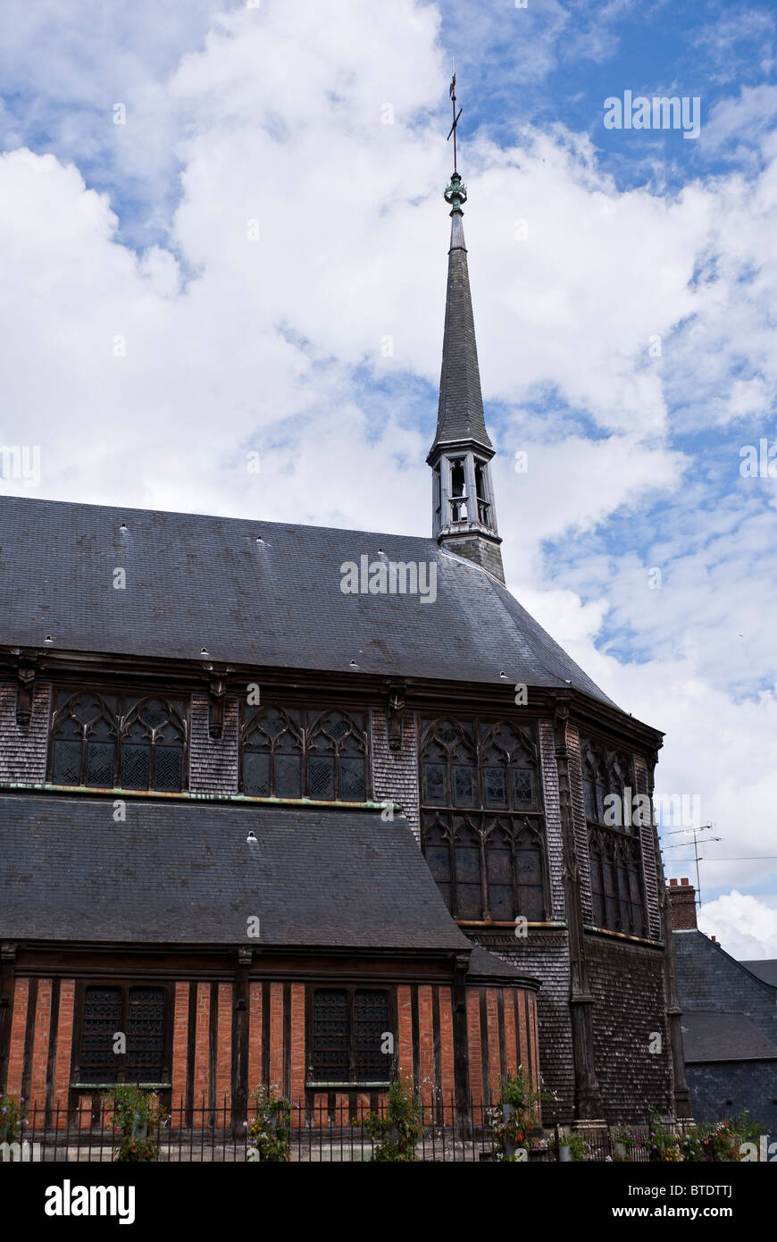 Chiesa di Sainte Catherine a Honfleur, Normandia, fu costruito da maestri d'ascia e è la più grande chiesa in legno in Francia Foto Stock