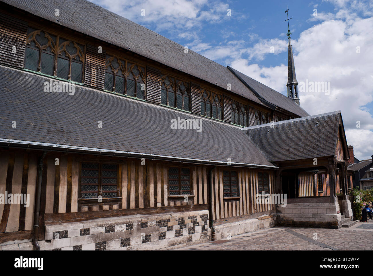 Chiesa di Sainte Catherine a Honfleur, Normandia, fu costruito da maestri d'ascia e è la più grande chiesa in legno in Francia Foto Stock