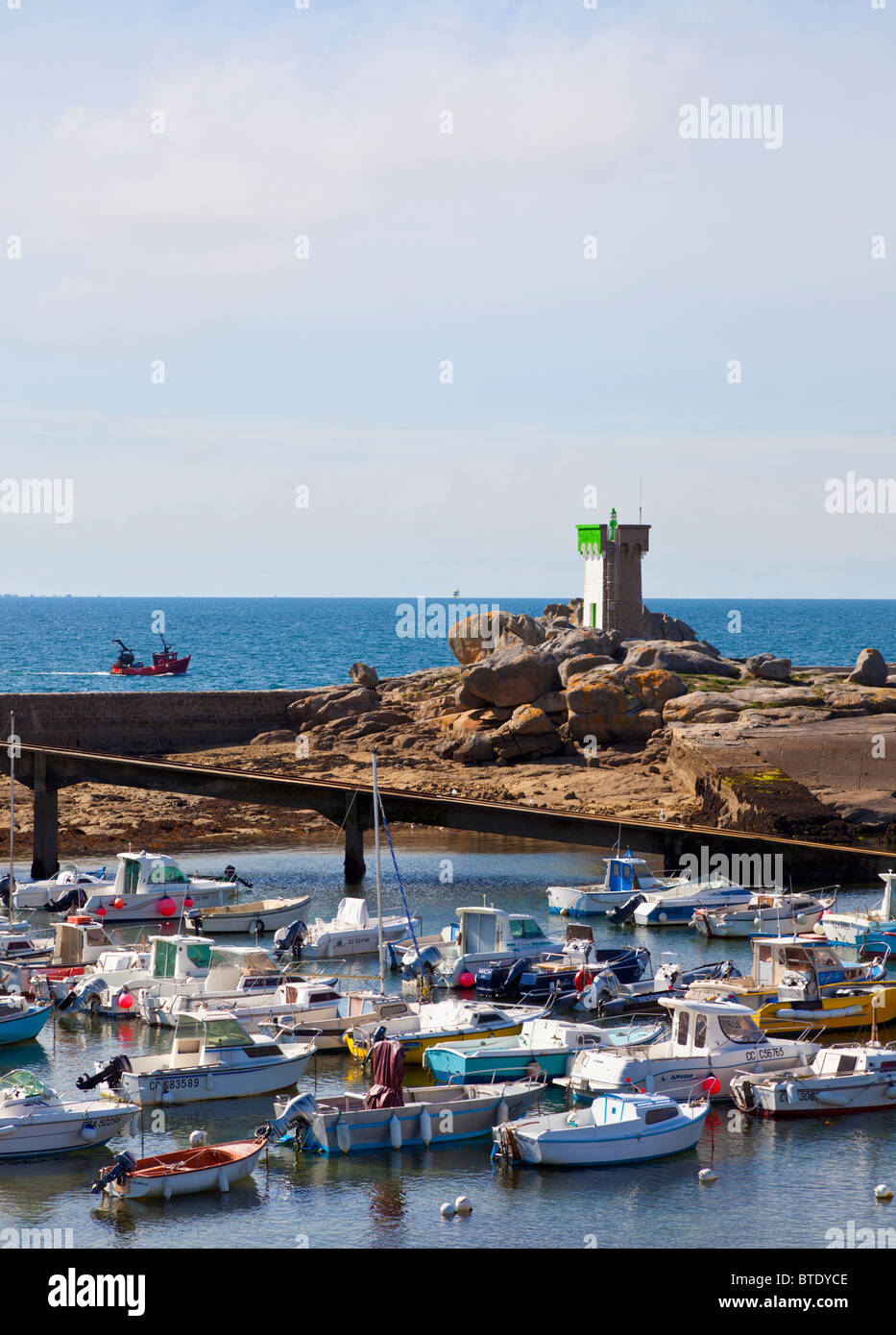 Faro di Pointe de Trevignon, Finisterre, Bretagna, Francia, Europa Foto Stock