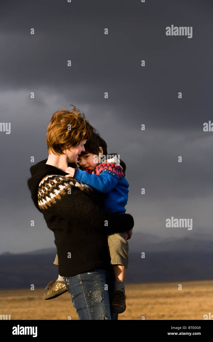 La madre e il figlio, a sud dell'Islanda. Foto Stock