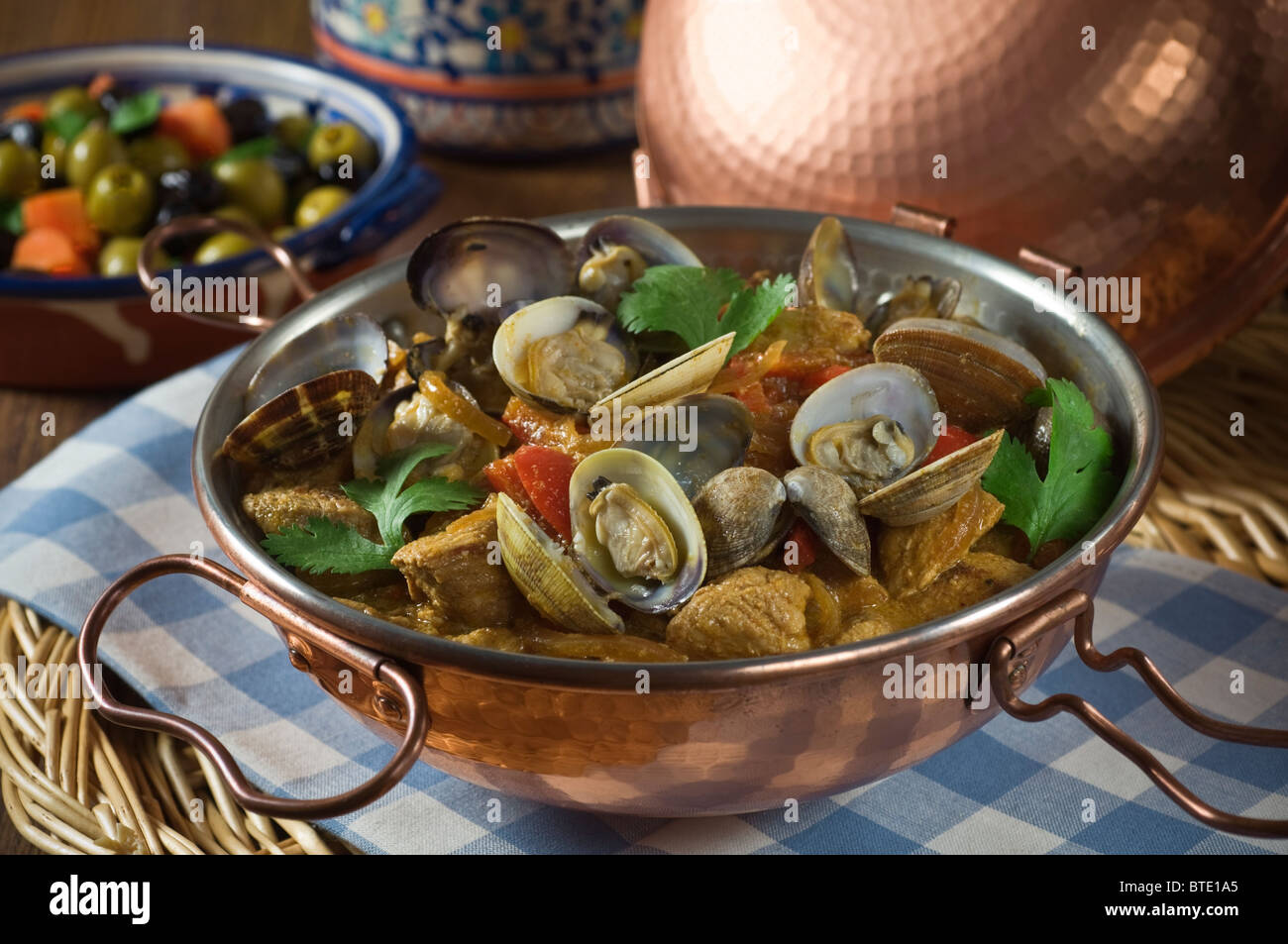 La carne di maiale con vongole stile Alentejo Portogallo cibo Foto Stock