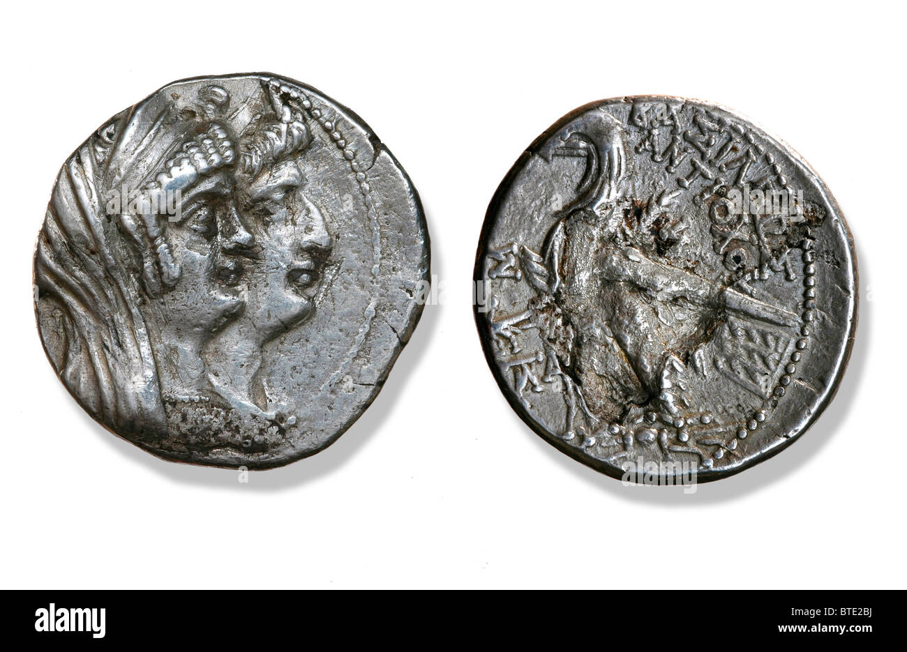 5404. Moneta raffigurante Cleopatra Thea e Antioco VII Grypus, 125 - 121 A.C Foto stock - Alamy