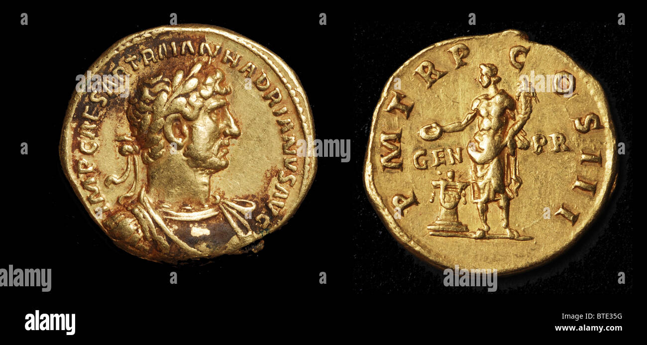 5477. Imperiale romana moneta in oro con il Busto di imperatore Hadrianus H. governata dal 117 al 138 D.C.. Foto Stock
