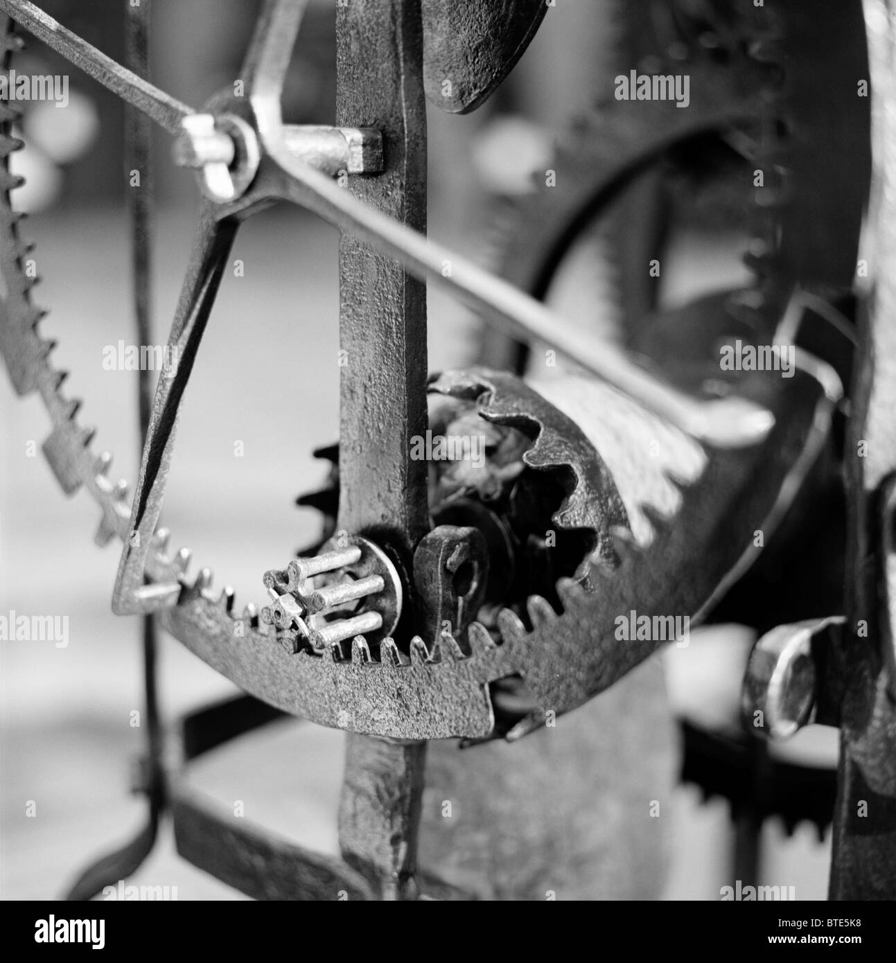 Pignone e meccanica di un rinascimento italiano orologio della torretta. Foto Stock