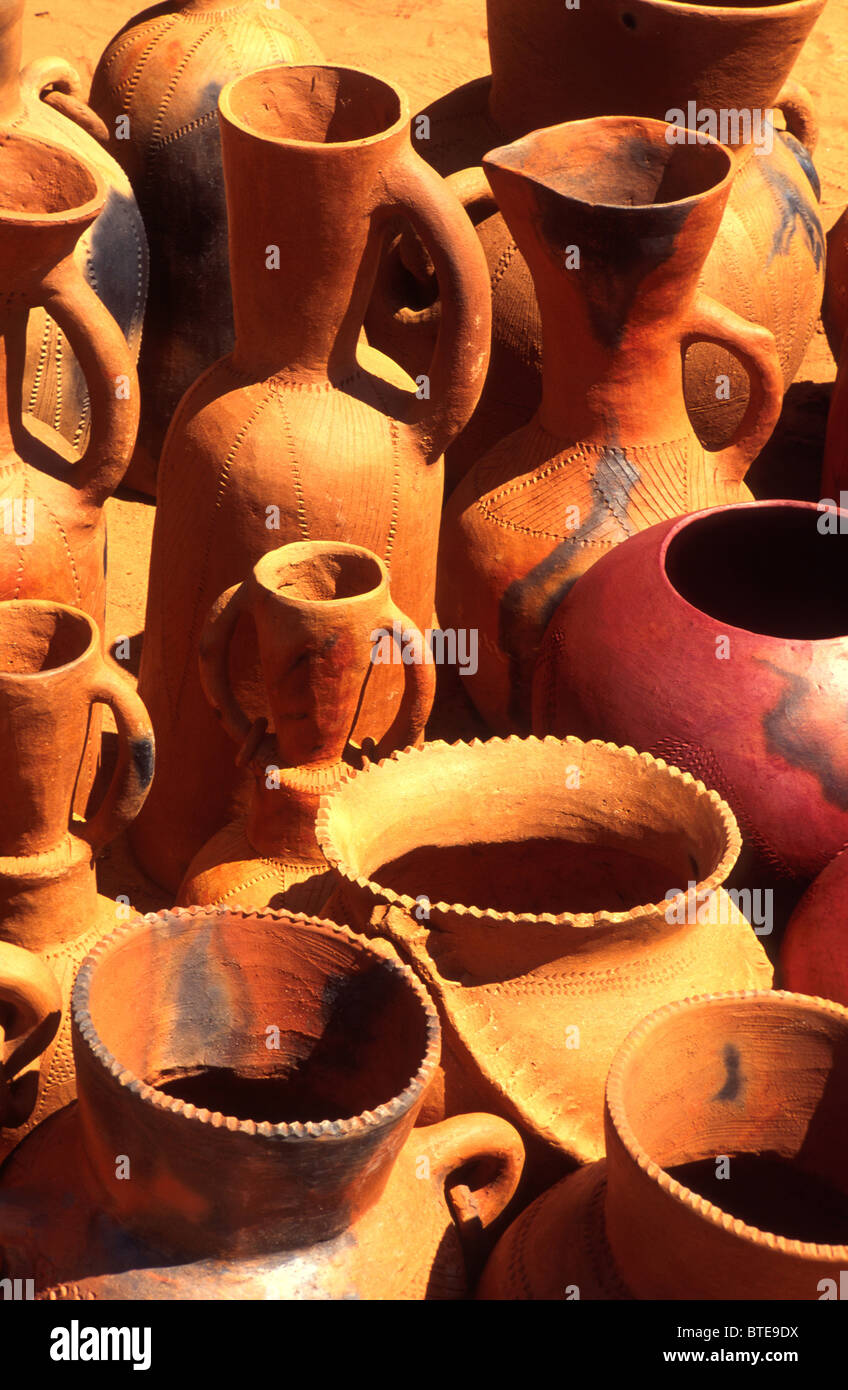 Close-up di Zulu vasi di argilla in un mercato di artigianato Foto Stock