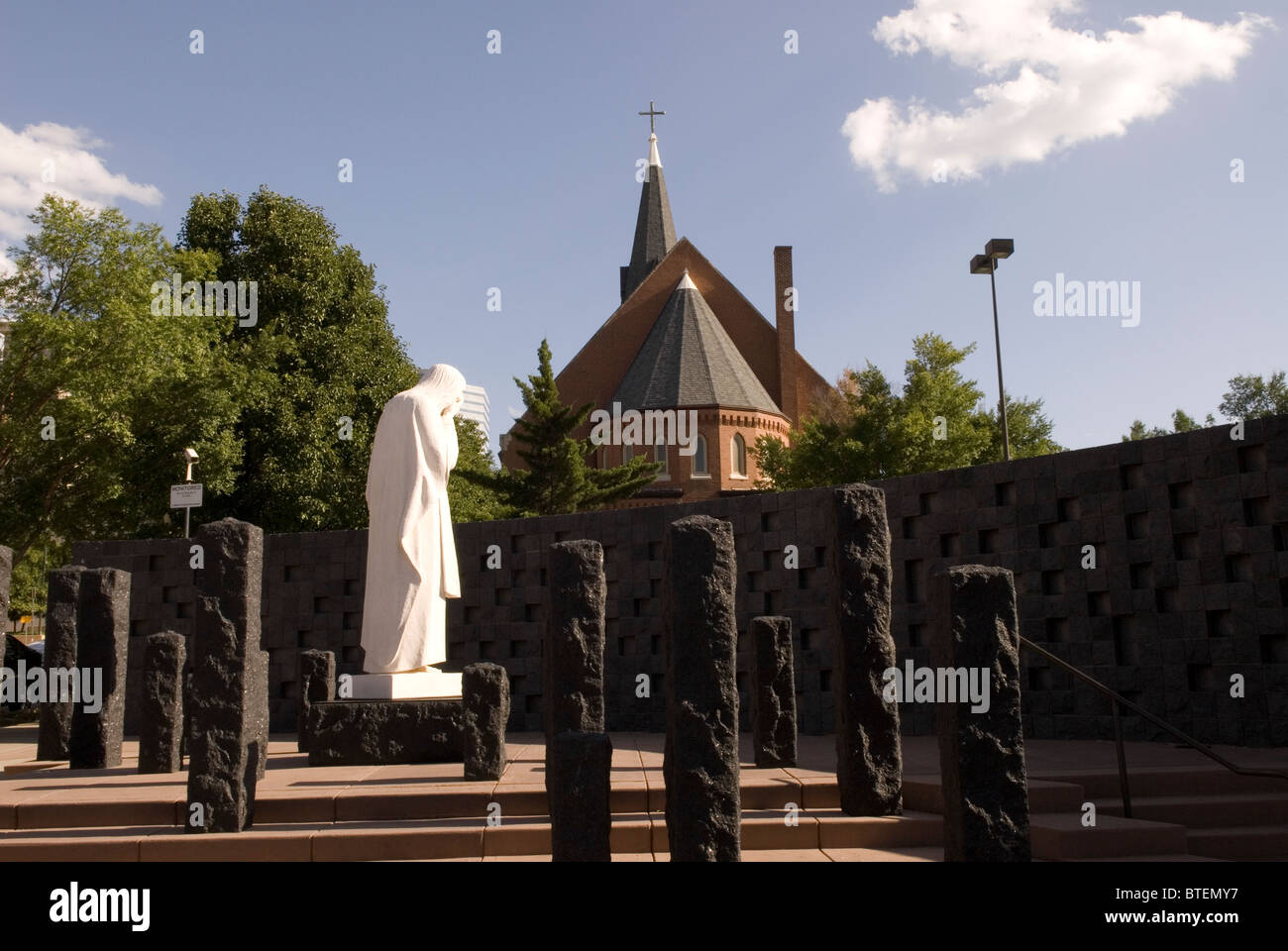 Gesù pianse statua a Oklahoma City National Memorial, OK, Stati Uniti d'America. Foto Stock