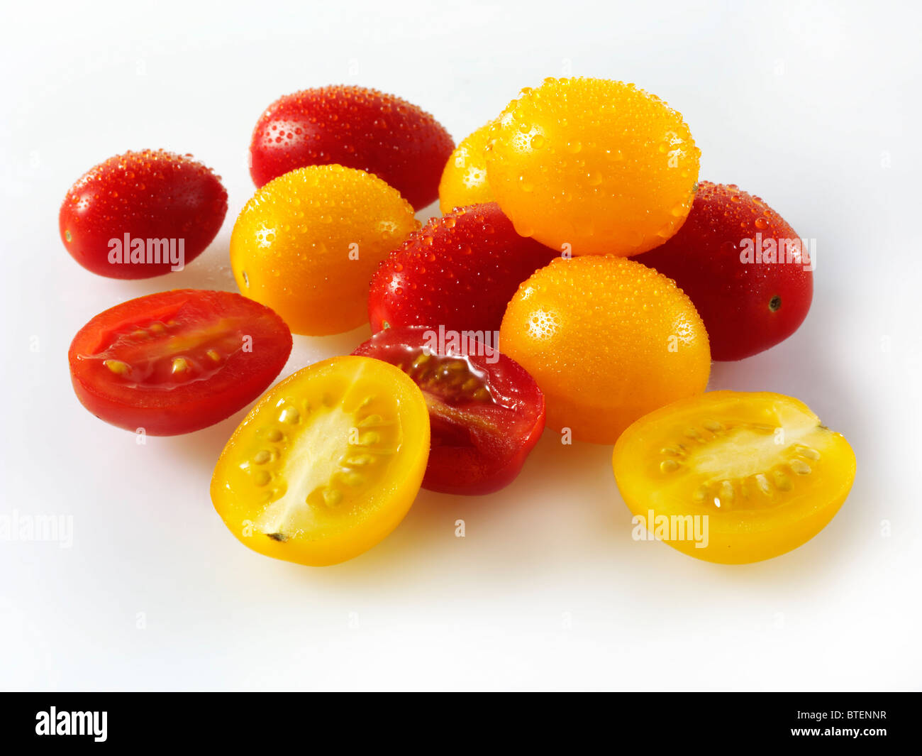 Freschi mescolati giallo e rosso dei pomodori Pomodorino Foto Stock