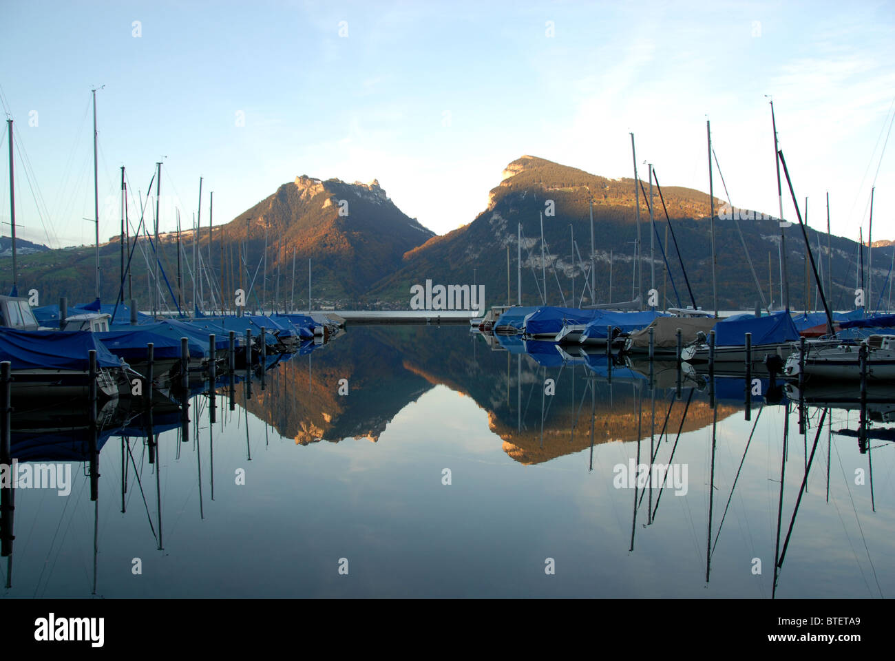 Il lago di Thun, Sigriswilergrat, Justistal e Niederhorn, autunno, Oberland bernese, Schweiz Foto Stock