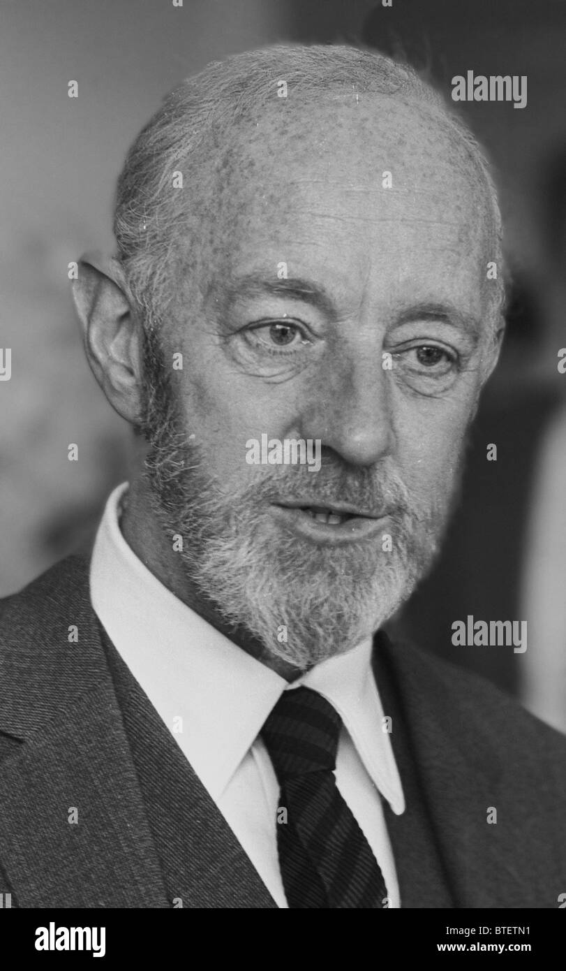 Sir Alec Guinness, CH, CBE (2 aprile 1914 - 5 agosto 2000) era un attore inglese. Dagli archivi di stampa Ritratto Service (ex premere ritratto Bureau) Foto Stock