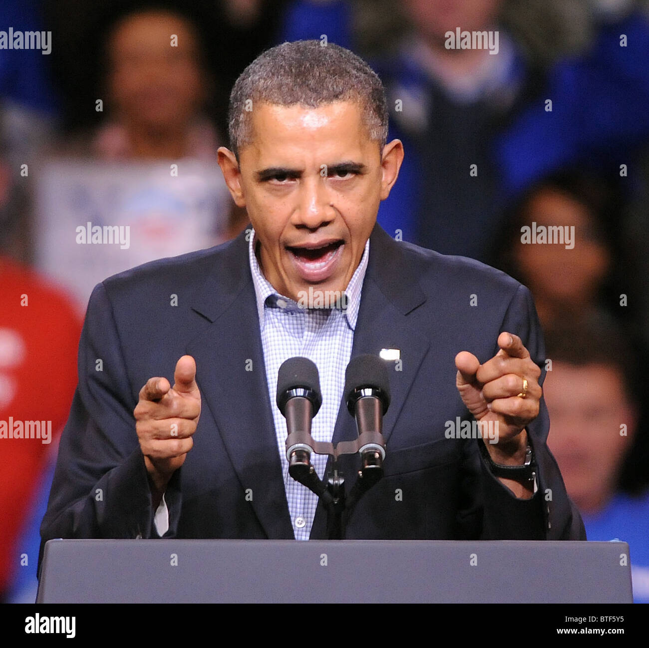 Il presidente Barack Obama parla in un rally il supporto di Connecticut candidati democratici a Harbor Yard. CT STATI UNITI D'AMERICA Foto Stock