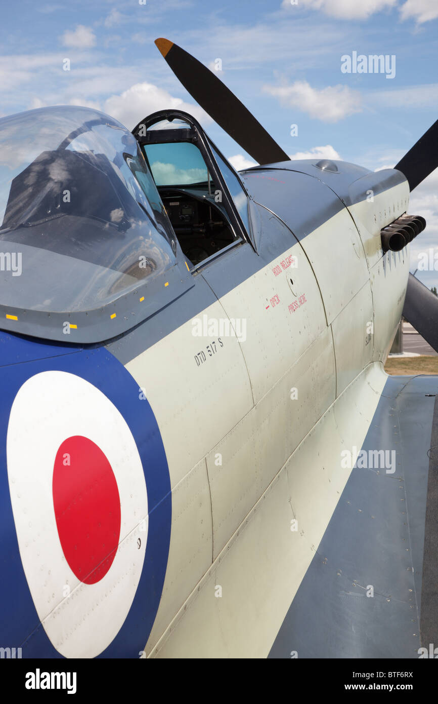 Vista dettagliata del cockpit e propulsore della Royal Navy Seafire (o Mare Spitfire) callsign SX336 Foto Stock