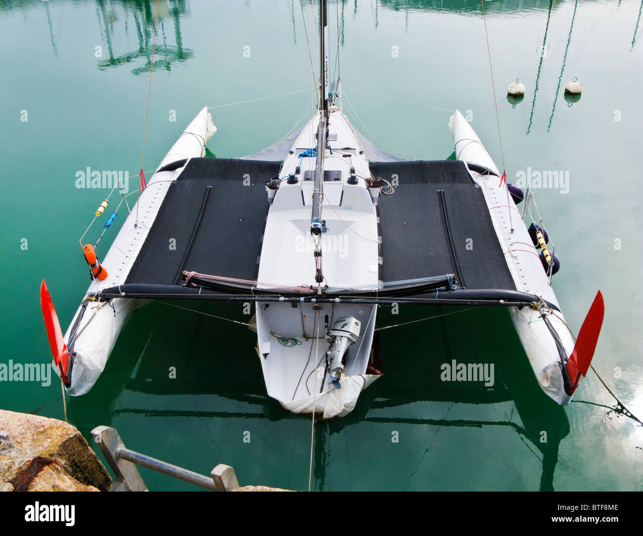 Catamarano ormeggiato Foto Stock