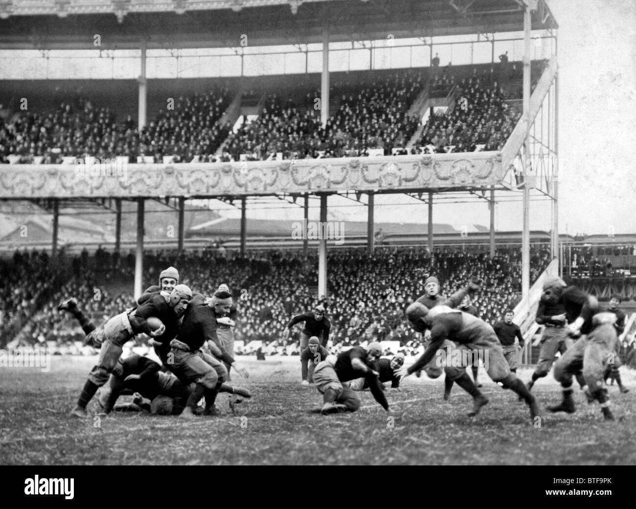 Esercito - Marina del gioco del calcio, Polo Grounds, New York, 1916. Partita vinta dall Esercito 15 -7 Foto Stock