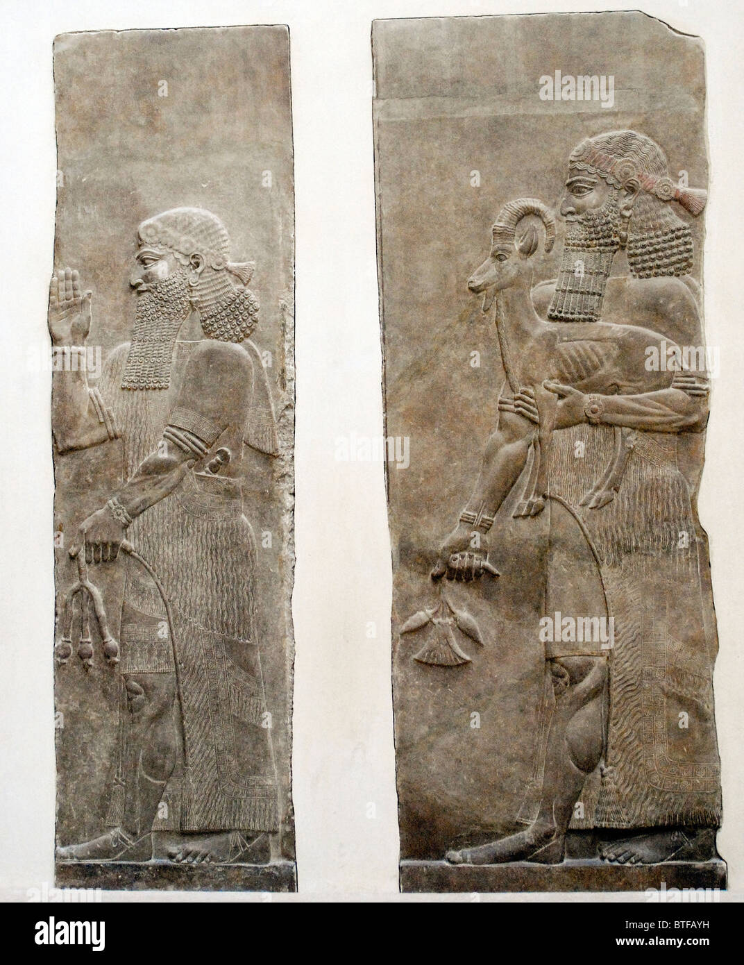 Figure umane. Museo di arte mesopotamiana del Louvre Foto Stock