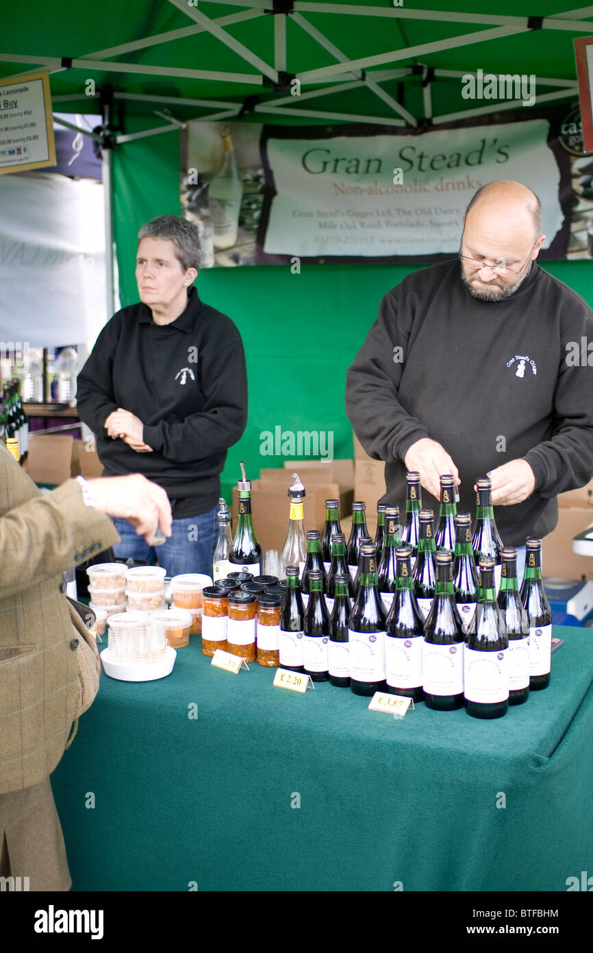 Una casa di stallo brew presso la Fiera ambientale, Carshalton Park, Londra, 2010. Foto Stock