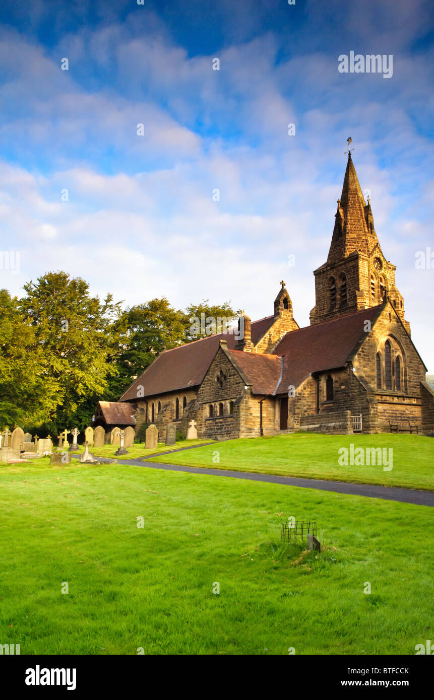 Veduta della chiesa a Edale Derbyshire vicino all'inizio del The Pennine Way Foto Stock