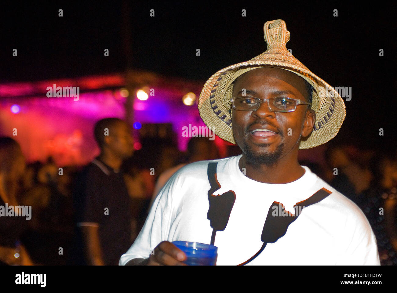 Festival-goer Lago di stelle music festival Sunbird Nkopola Lodge, vicino Mangochi, Malawi Foto Stock