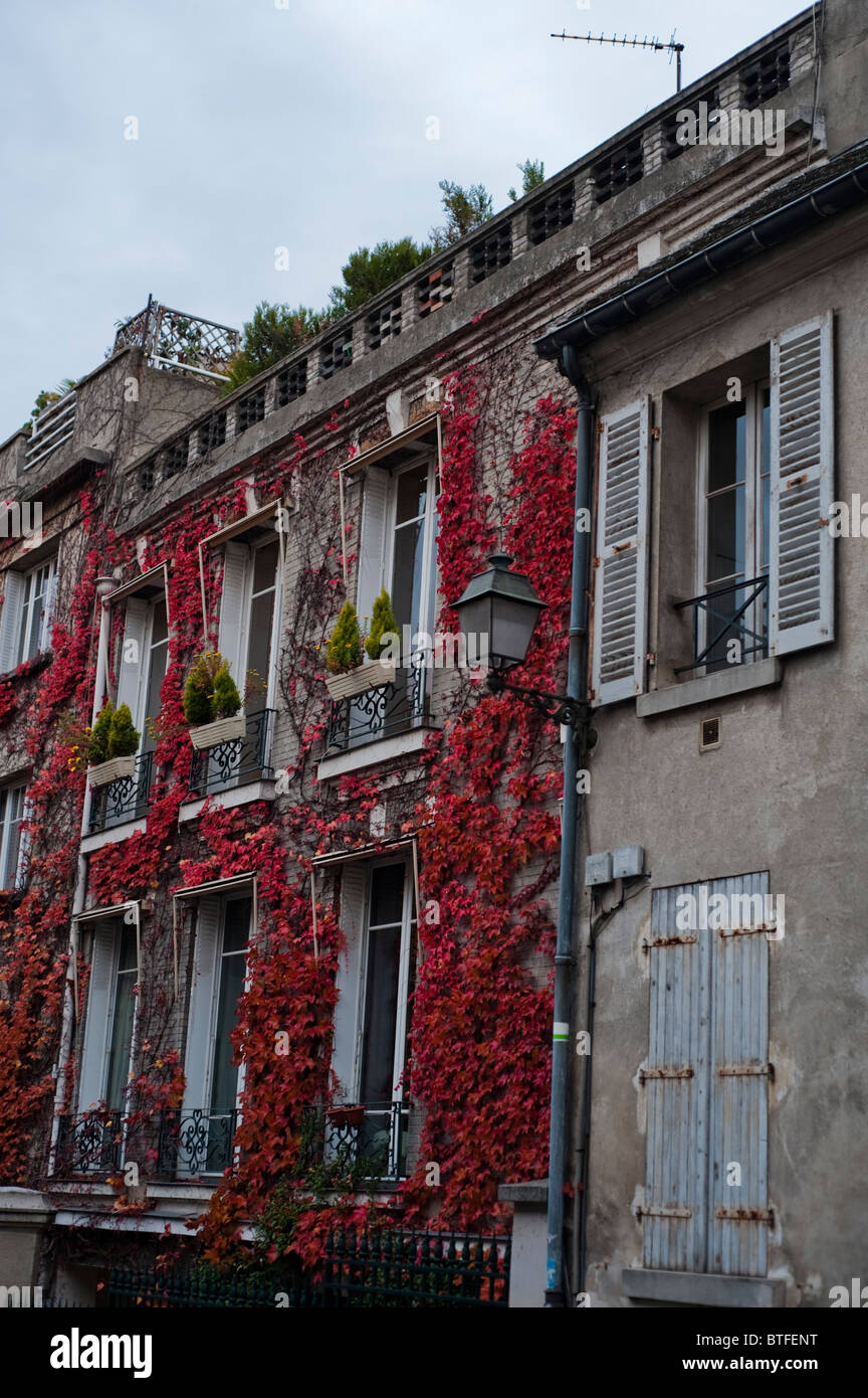 Parigi, Francia, Scene di strada, quartiere di Montmartre, dettaglio, architettura antica, Palazzo Parigino anteriore, l'autunno, stagione autunnale Foto Stock