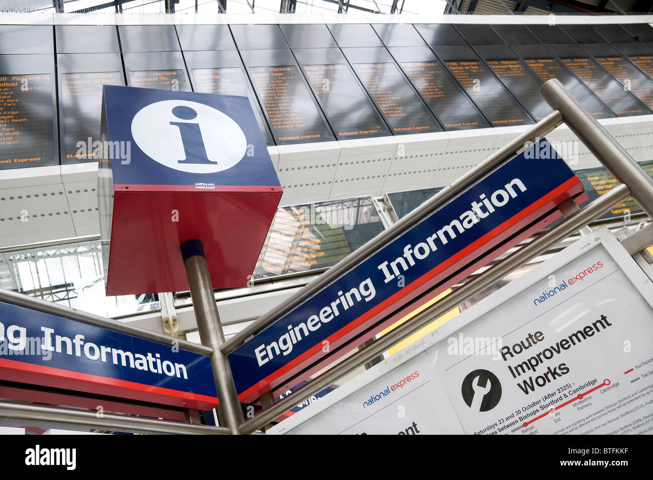 Engineering information board, Liverpool Street Station di Londra, Inghilterra Foto Stock