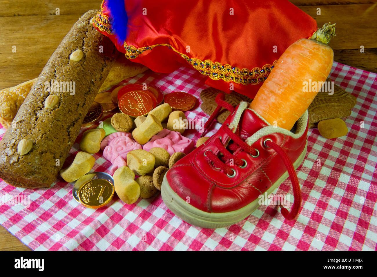 Tradizionale Sinterklaas candy con il cappello nero della Piet Foto Stock