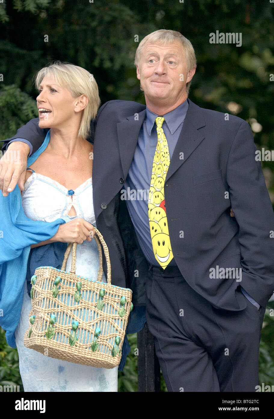 CHRIS TARRANT e moglie Ingrid alla società parte ospitata dal presentatore TV DAVID FROST A CARLYLE SQUARE, a Chelsea, Londra Foto Stock