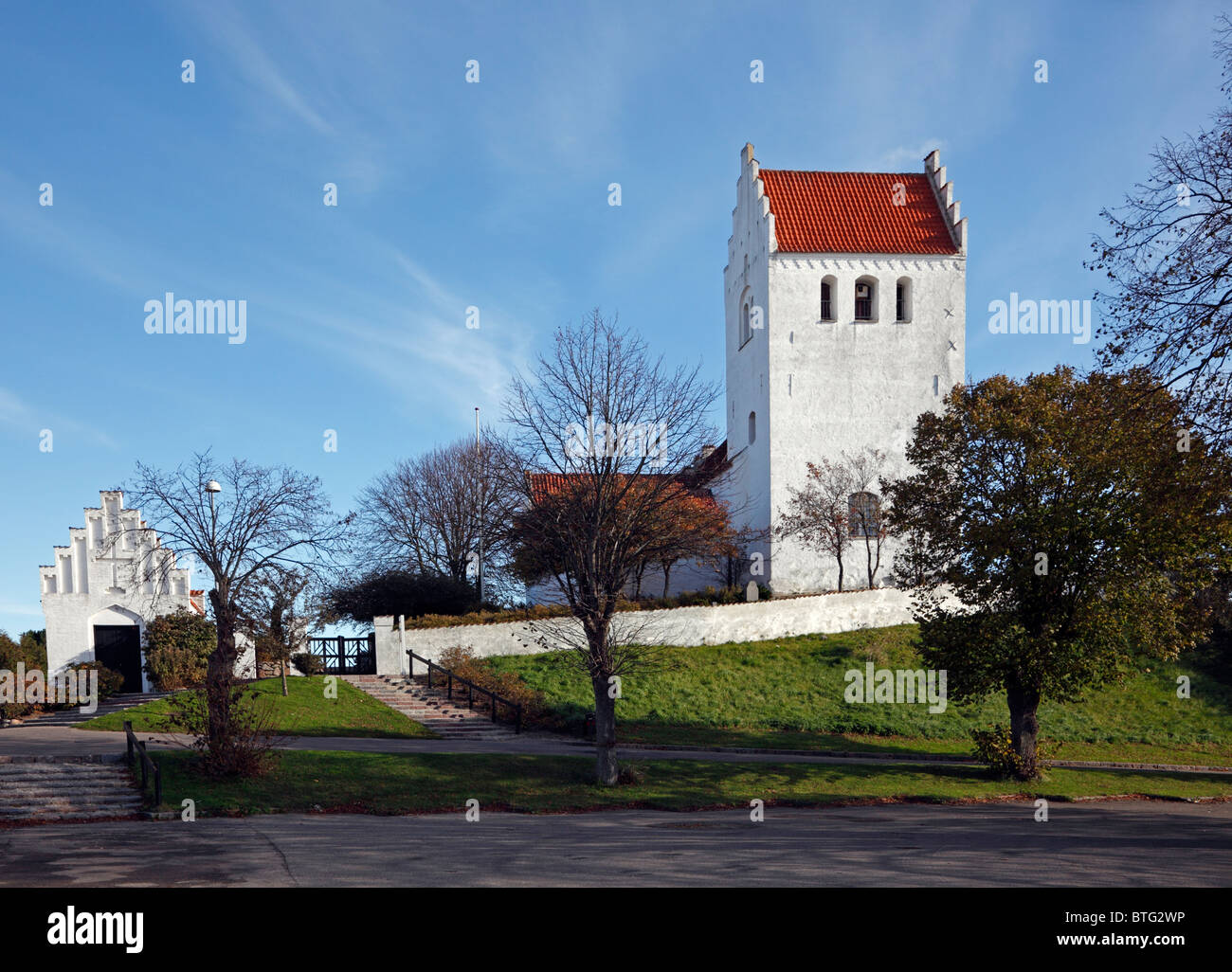 Chiesa di Fårevejle nella Zelanda nord-occidentale, Danimarca. I resti terreni di James Hepburn, conte di Bothwell sono entombed in una cappella sotto la chiesa. Foto Stock